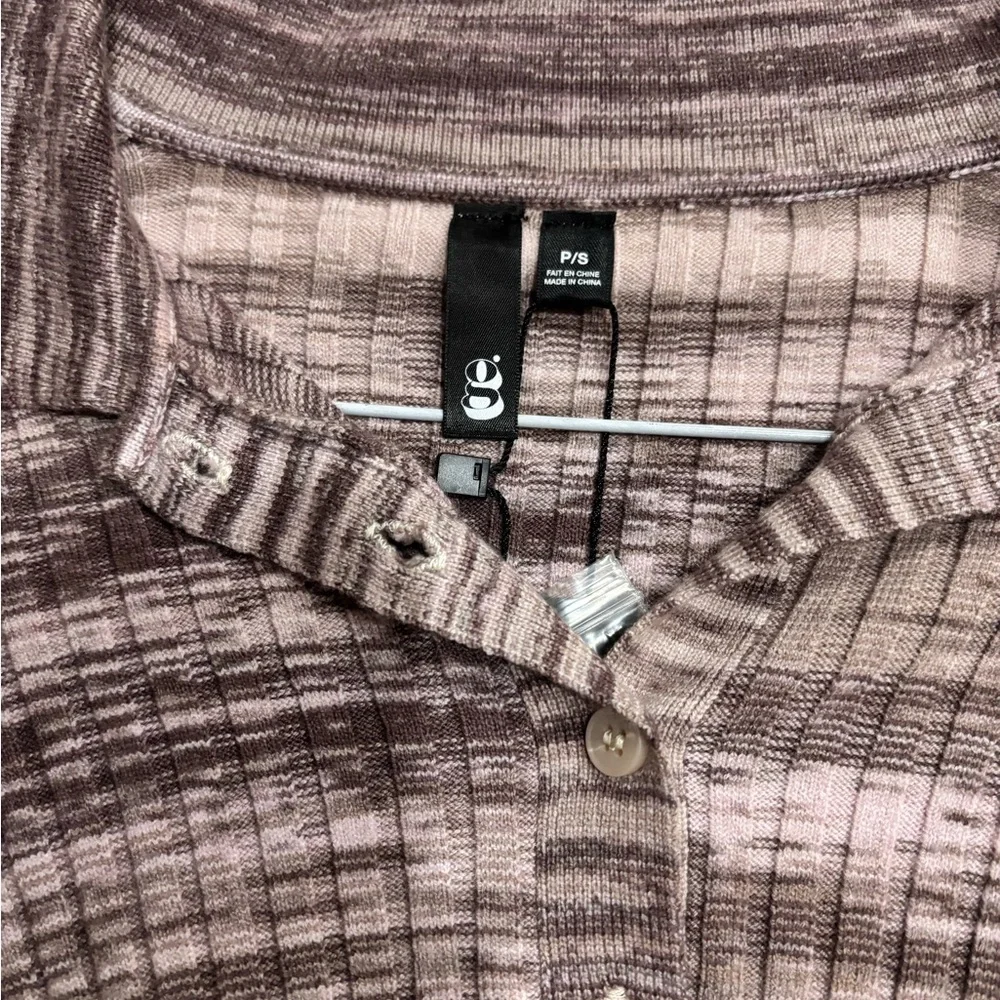 Garage Ribbed Button-Up Collared Crop Top - Picture 2 of 4